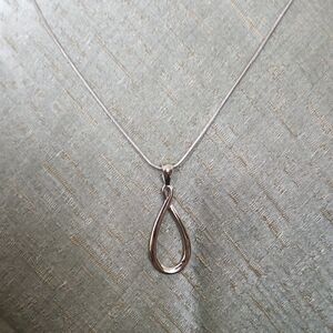 Lia Sophia Silver Teardrop Necklace (B4)
